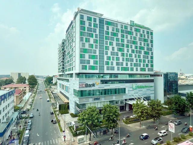 Republic Plaza