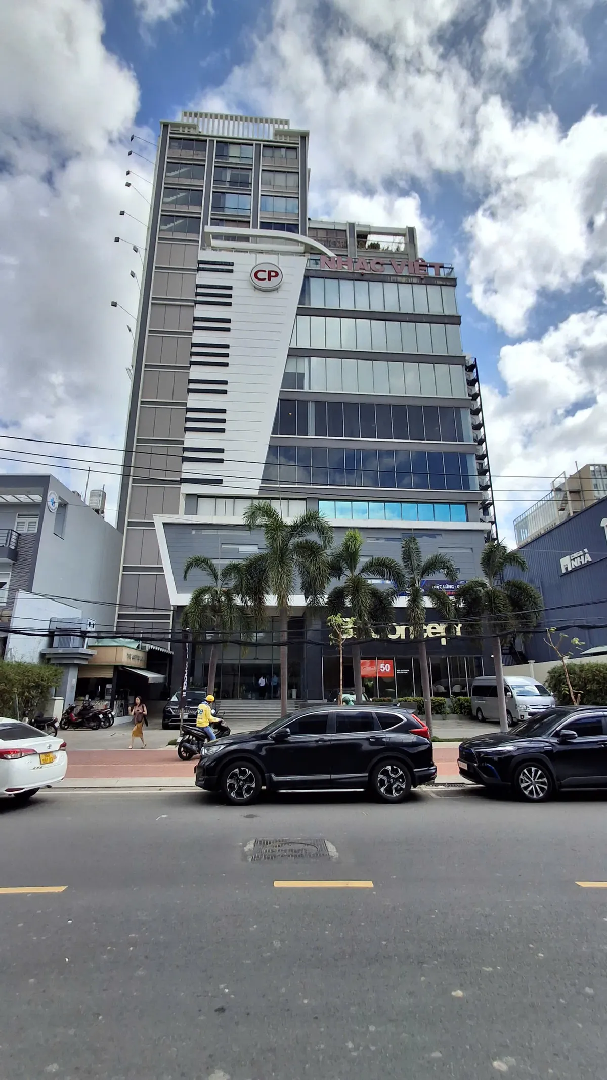 The Galleria Building Metro 6